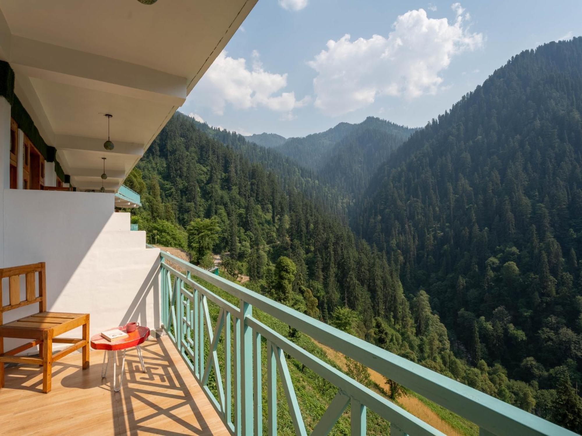 Moustache Shoja, Jibhi Hostel Exterior photo
