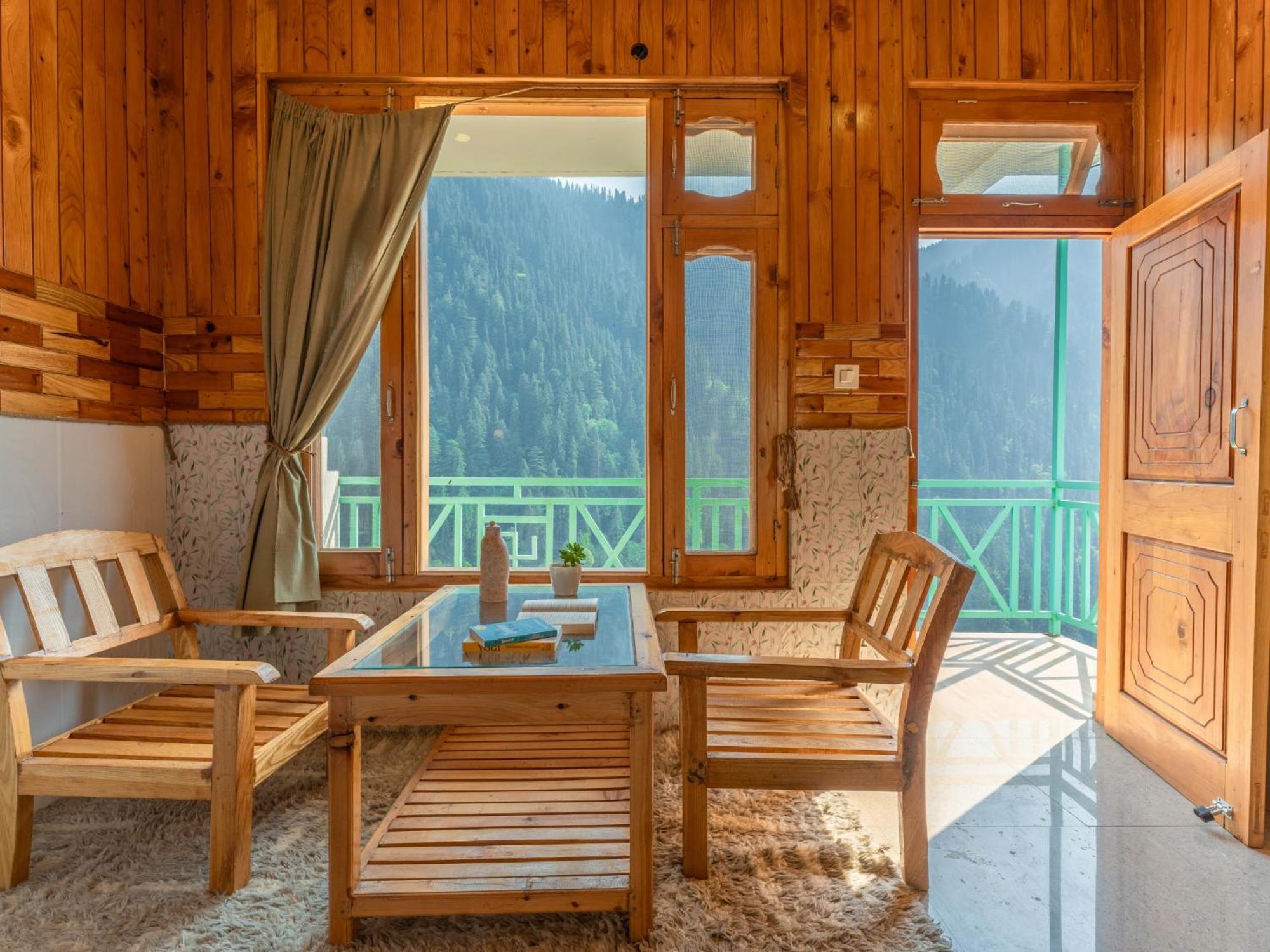 Moustache Shoja, Jibhi Hostel Exterior photo