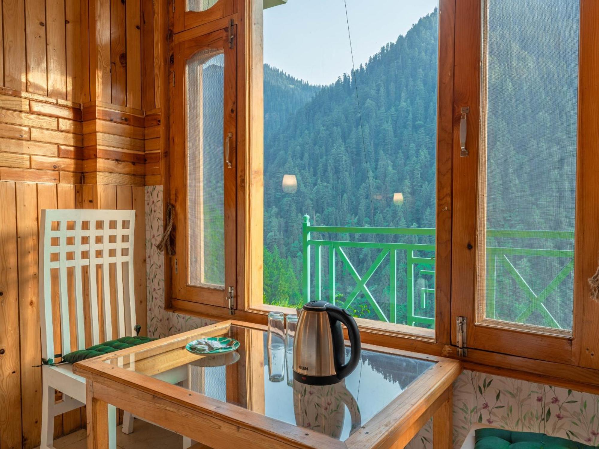 Moustache Shoja, Jibhi Hostel Exterior photo