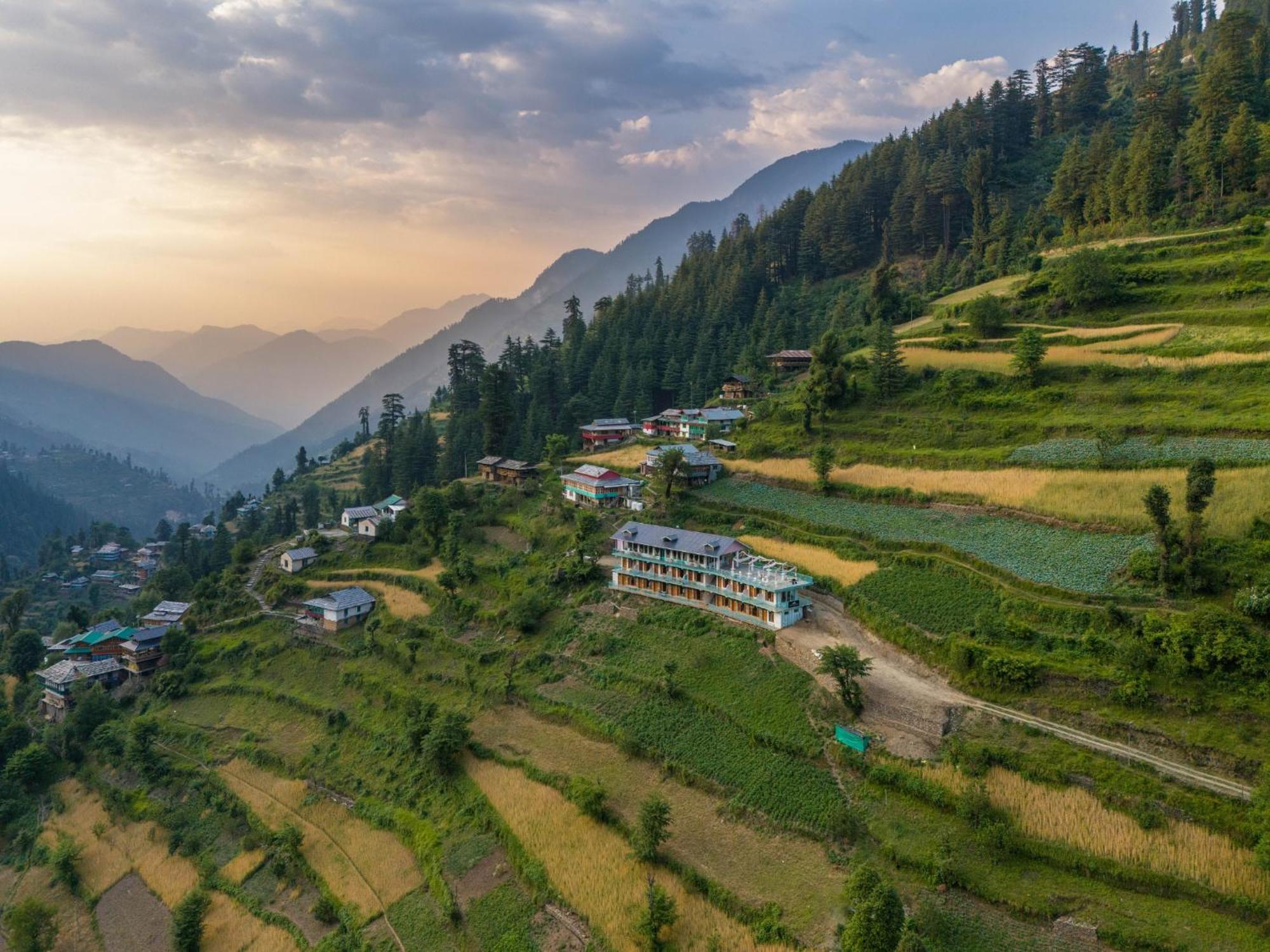 Moustache Shoja, Jibhi Hostel Exterior photo