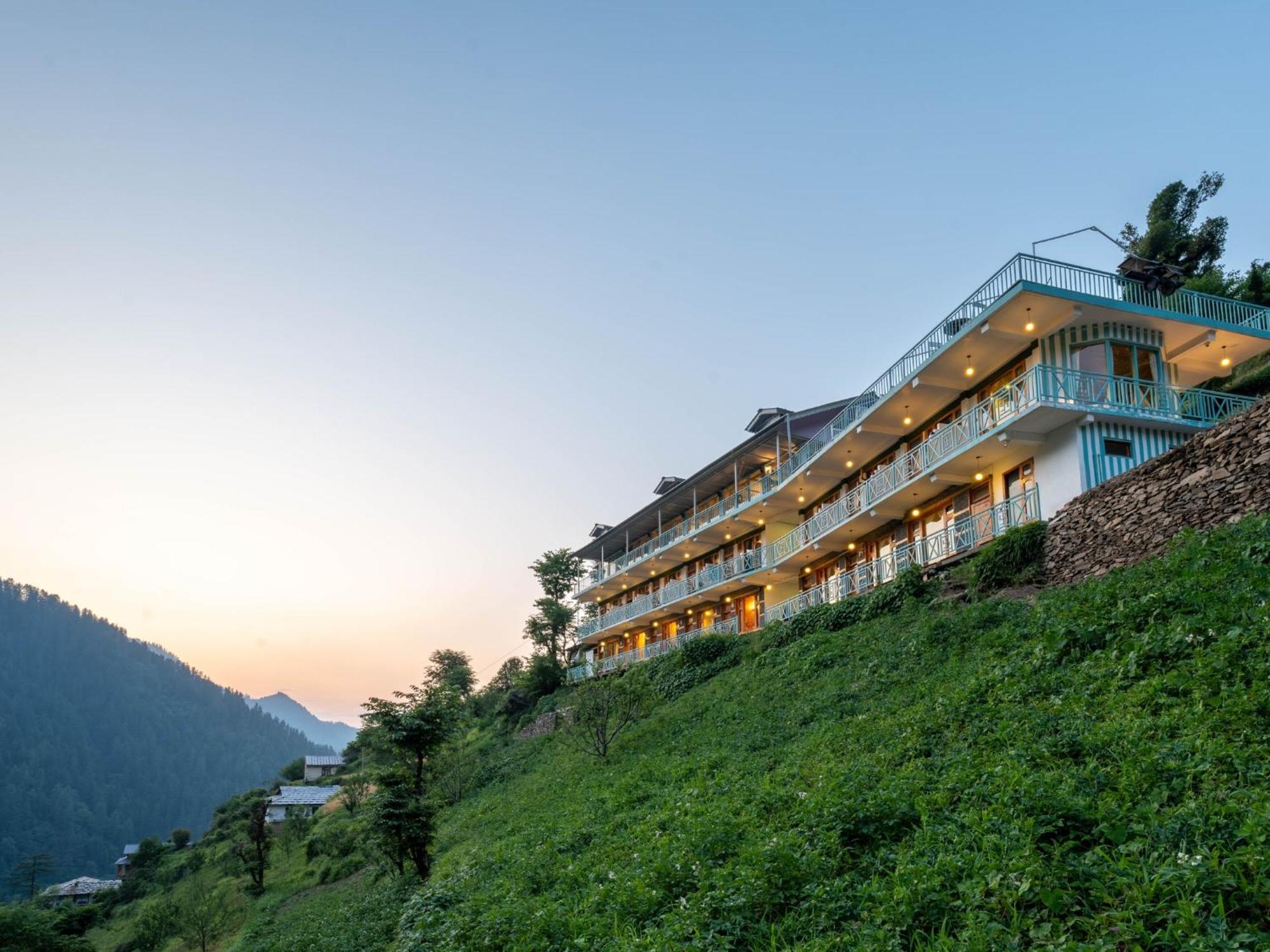 Moustache Shoja, Jibhi Hostel Exterior photo