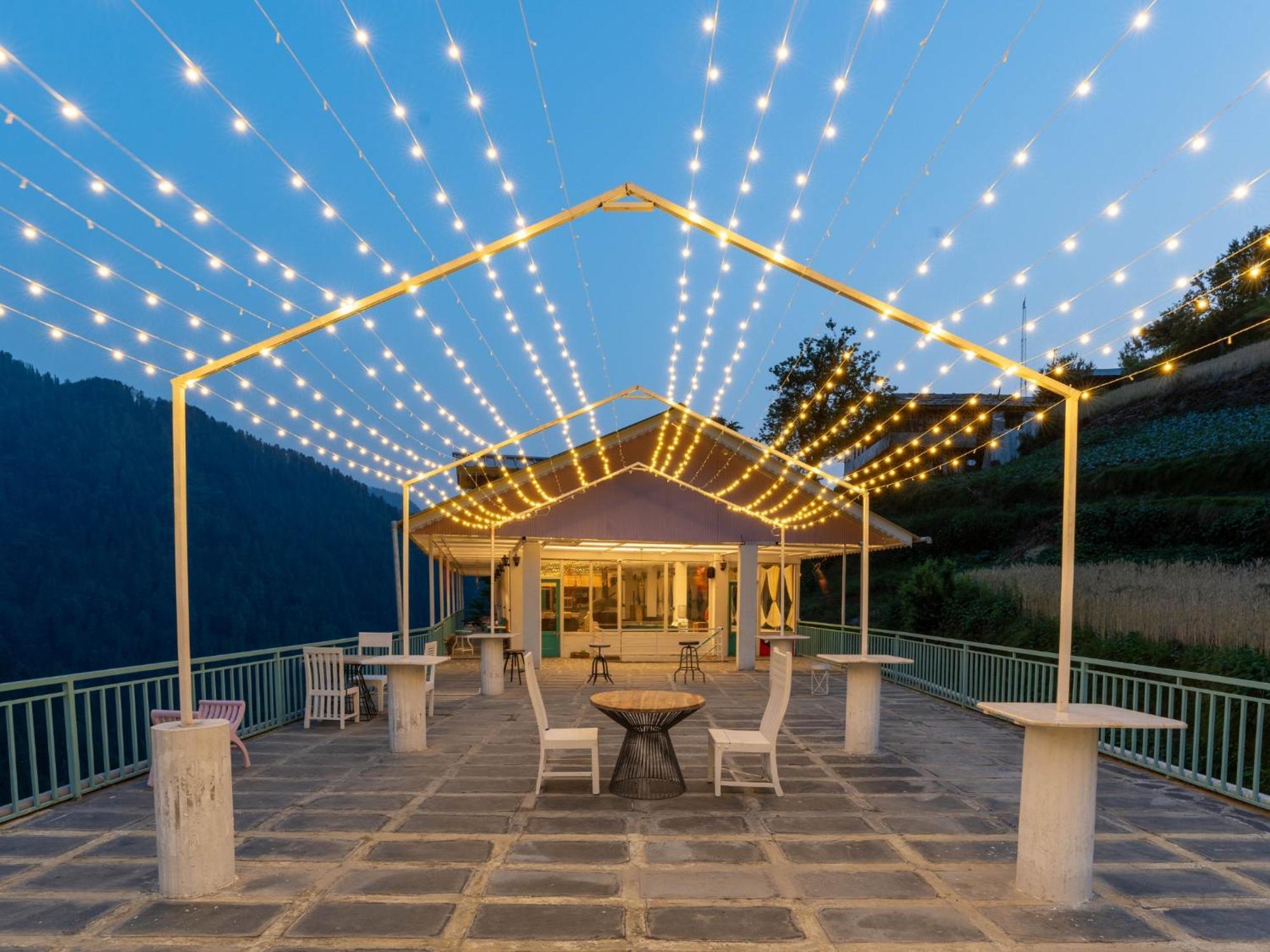Moustache Shoja, Jibhi Hostel Exterior photo