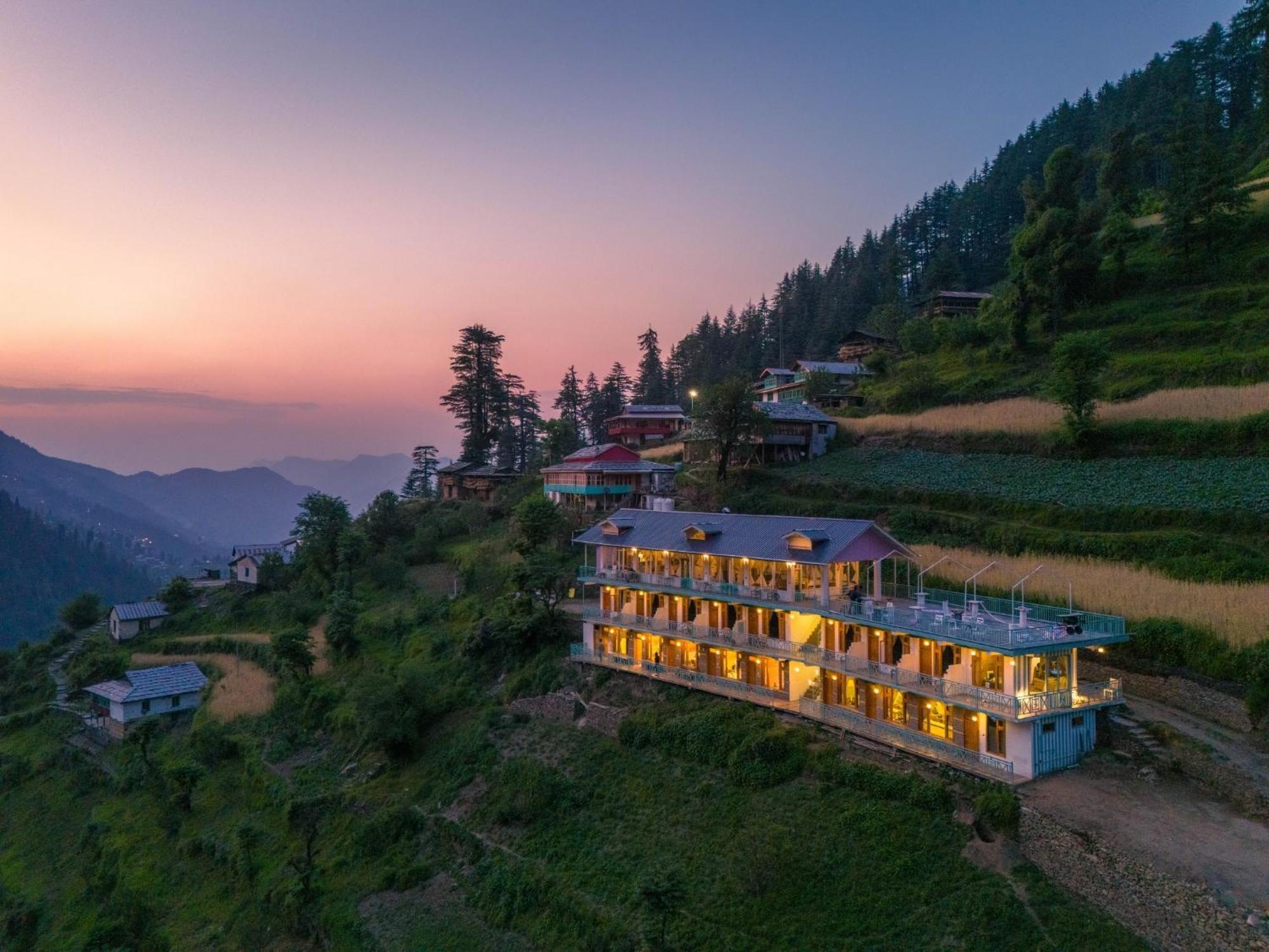 Moustache Shoja, Jibhi Hostel Exterior photo