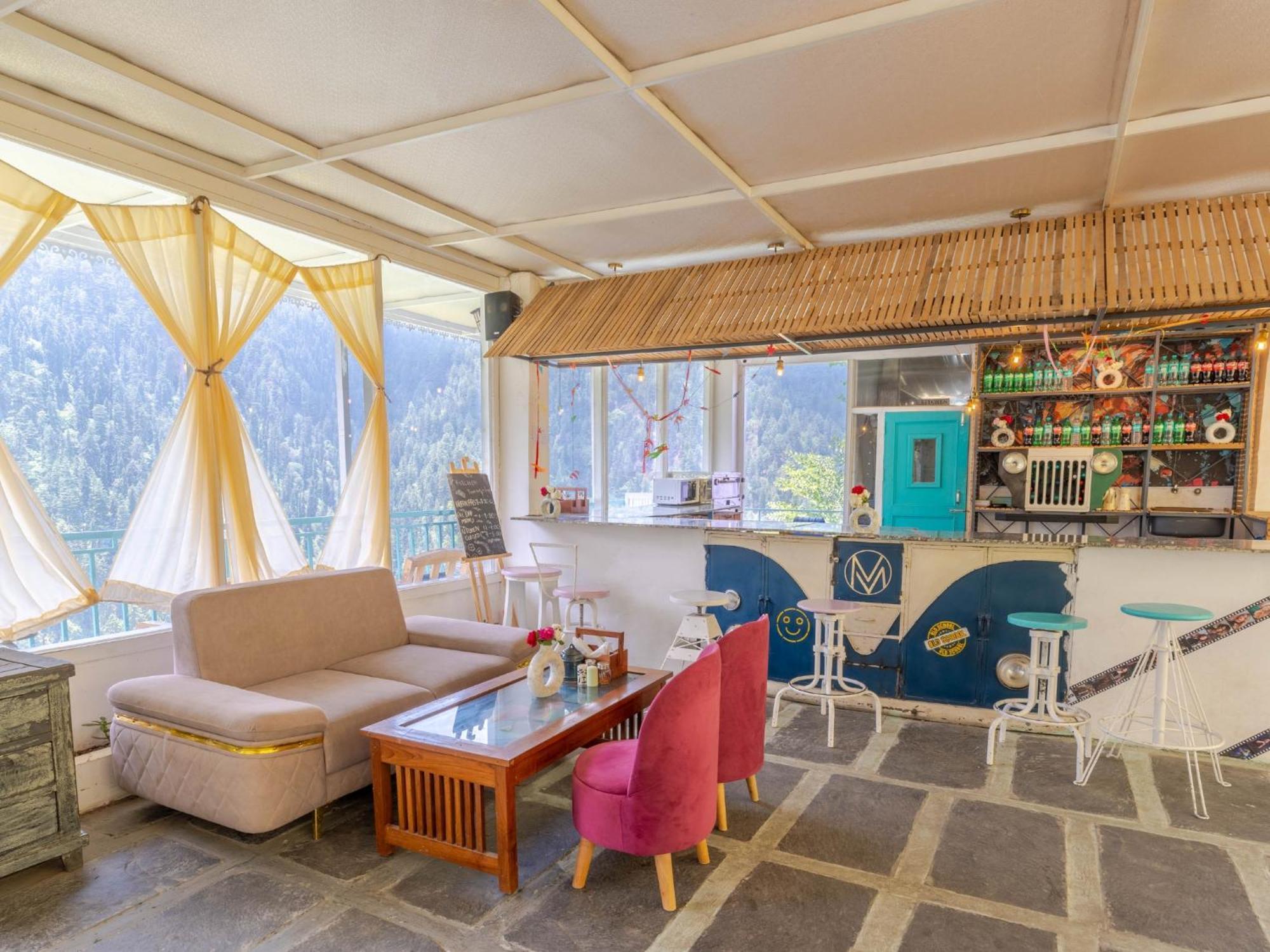 Moustache Shoja, Jibhi Hostel Exterior photo